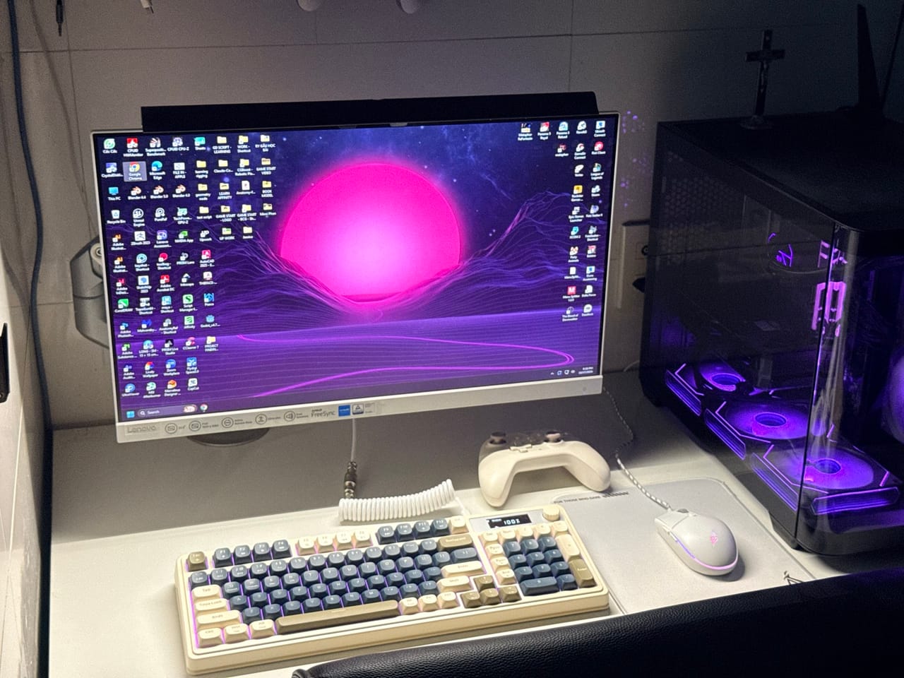 Ảnh 2 góc máy của Gà Mờ PC