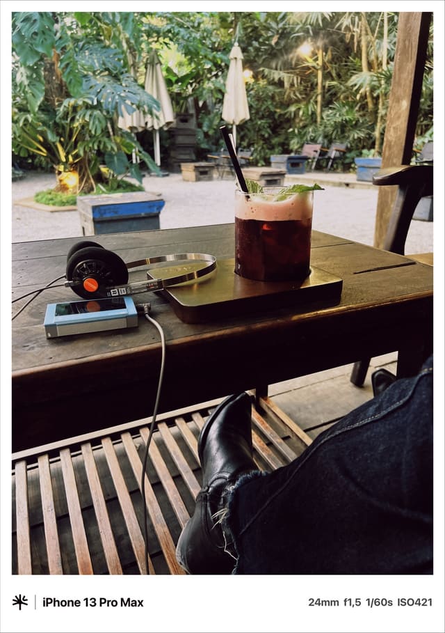 đc hôm trời nắng đẹp ra cafe ngồi nghe nhạc