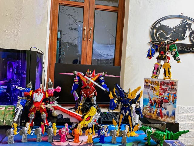 Ngày còn nghiện mấy món đồ nhựa 🤖