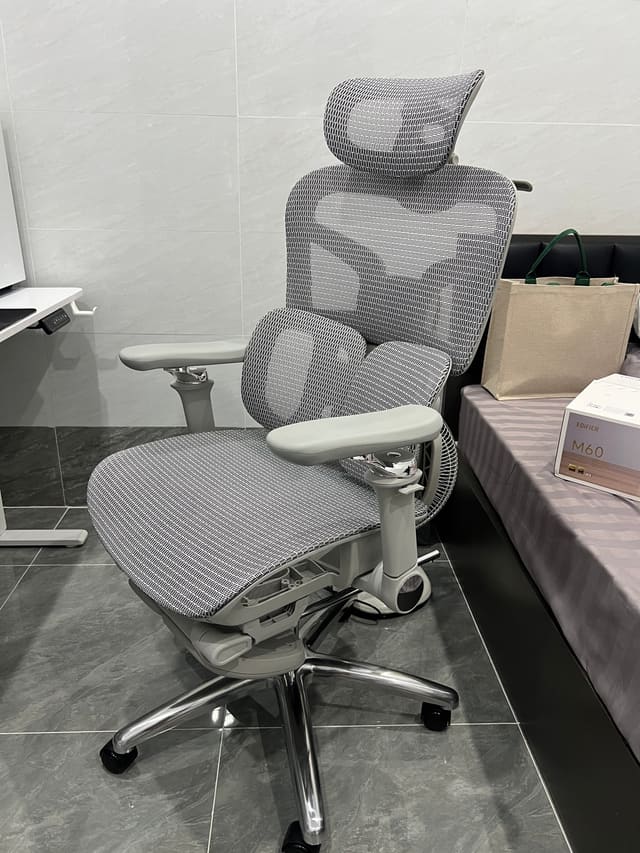 Đây là ghế Dergo Ergos G9
1 con ghế công thái học mua trền sàn Cam
Dù đã tham khảo những mẫu như Xpanse T9,T10 nhưng quyết định đã chốt em ghế của Việt Nam
Và đây là con ghế đắt nhất mình từng mua
Nó đáng giá từng đồng
Dù trải nghiệm 2 ngày nhưng thật sự ngồi rất sướng